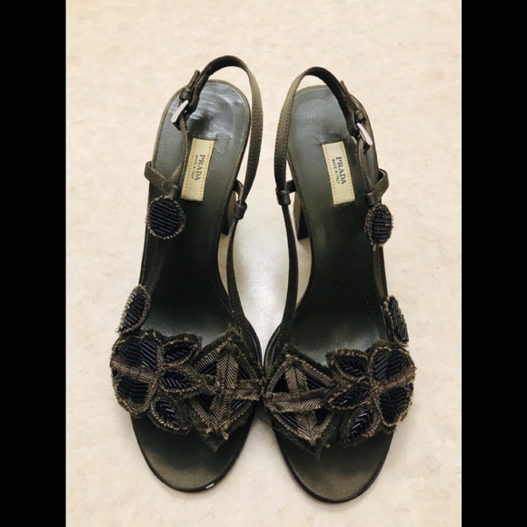 Authentic Prada Green & Black satin beaded heels! - Picture 1 of 5